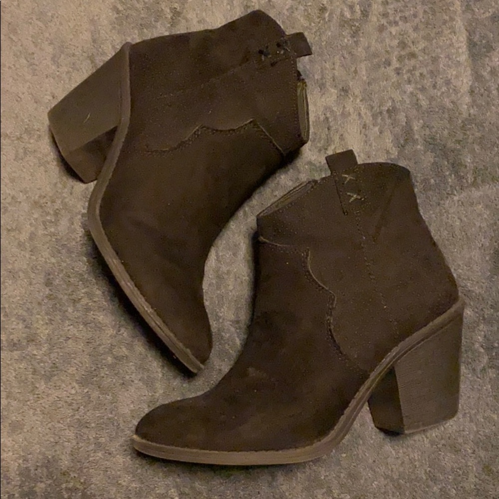 Ankle booties - Picture 2 of 2